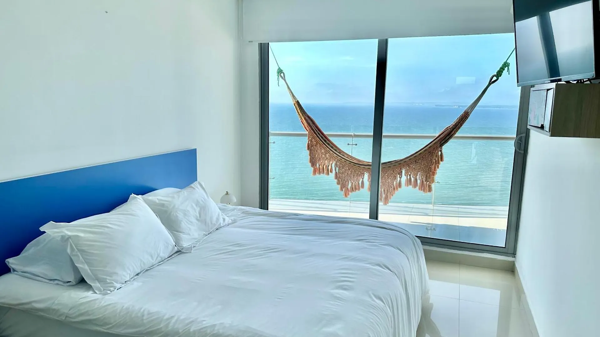 Apartment Beachfront Next To The Walled City Cartagena